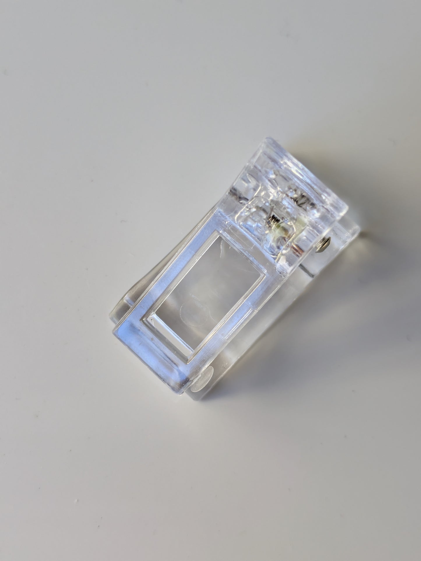 Clear clip for dual system nail forms